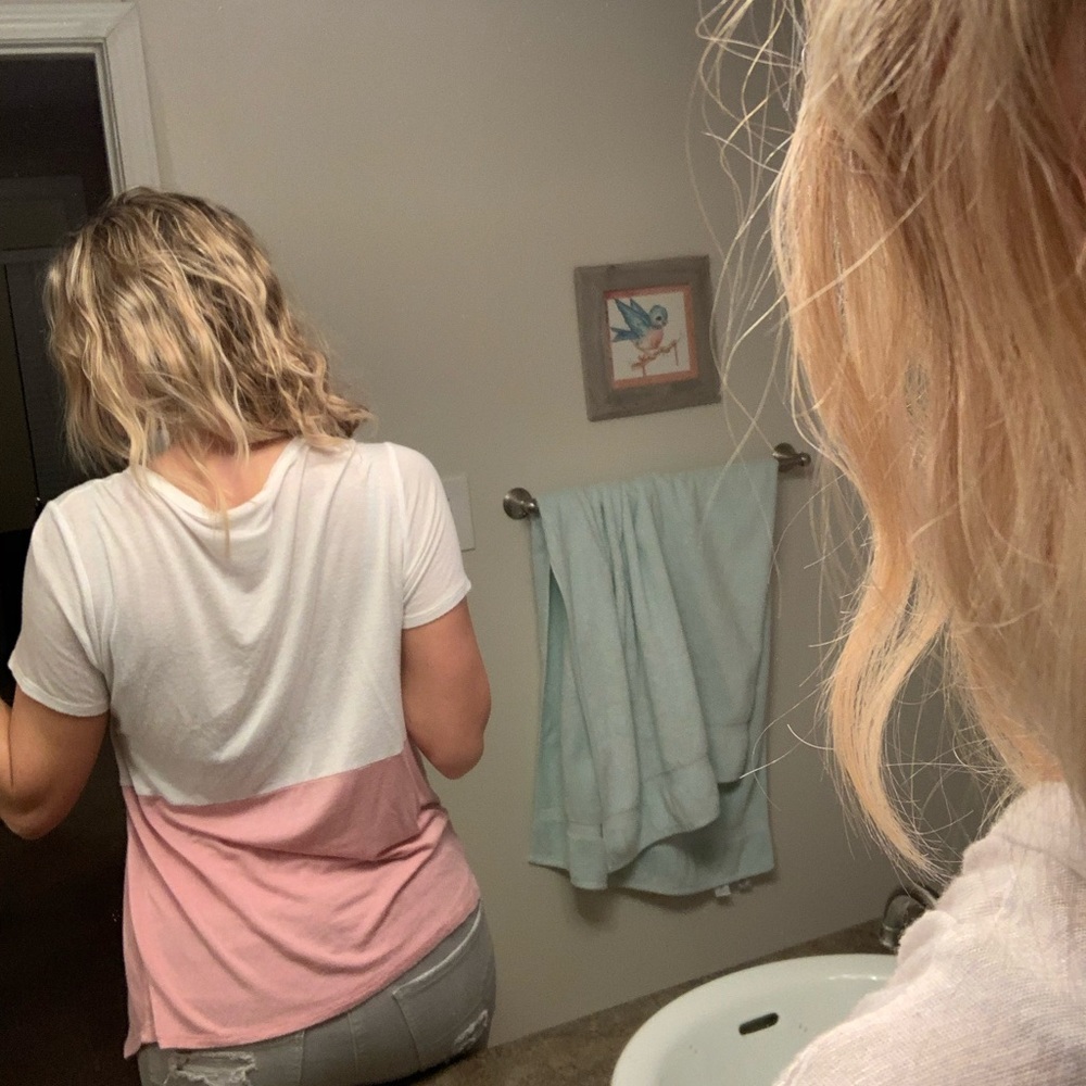 White and pink t-shirt perfect for summer! - Picture 3 of 5